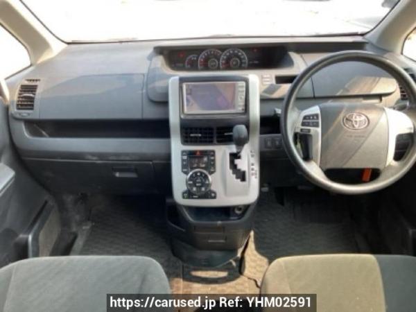 Used 2010 AT toyota voxy ZRR70G Image[16]