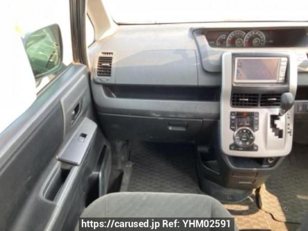Used 2010 AT toyota voxy ZRR70G Image[17]