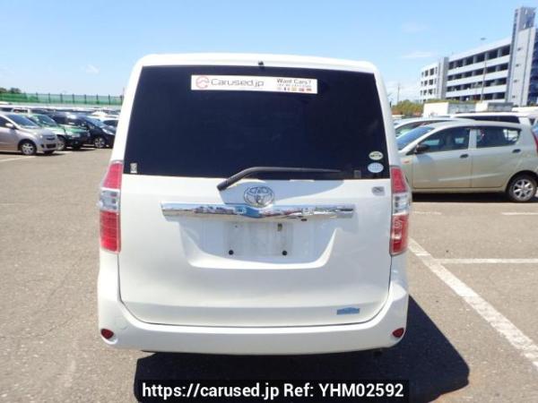 Used 2007 AT toyota noah ZRR70G Image[5]