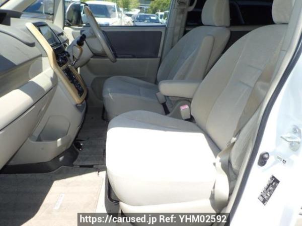 Used 2007 AT toyota noah ZRR70G Image[12]