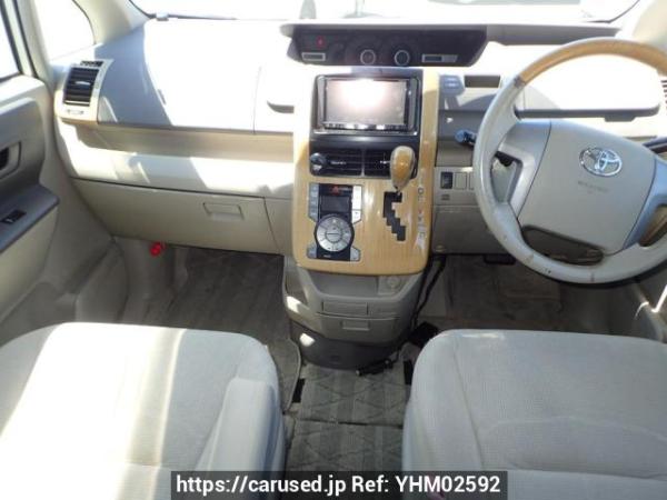 Used 2007 AT toyota noah ZRR70G Image[16]