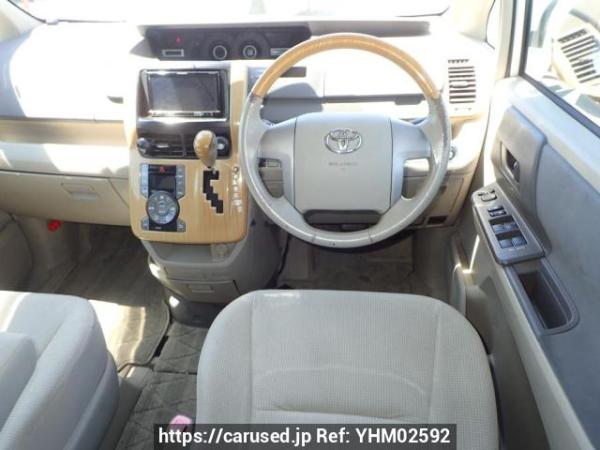 Used 2007 AT toyota noah ZRR70G Image[18]
