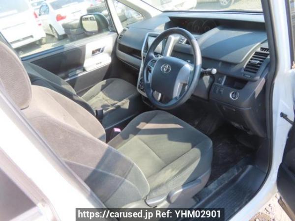 Used 2010 AT toyota noah ZRR70G Image[11]