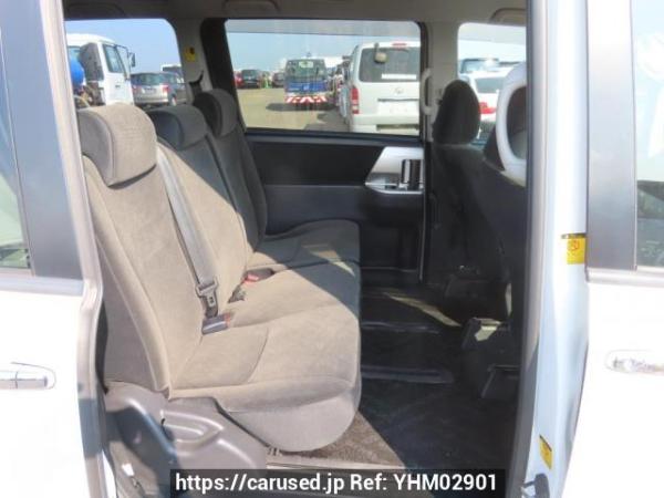 Used 2010 AT toyota noah ZRR70G Image[13]