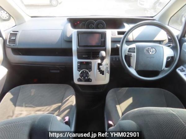 Used 2010 AT toyota noah ZRR70G Image[17]