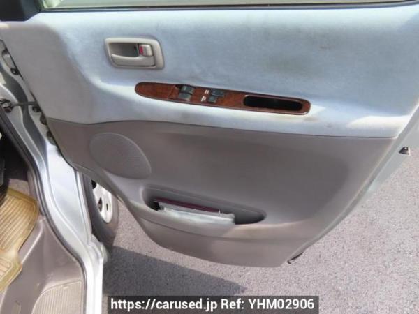 Used 2001 AT toyota regius-wagon RCH41W Image[30]