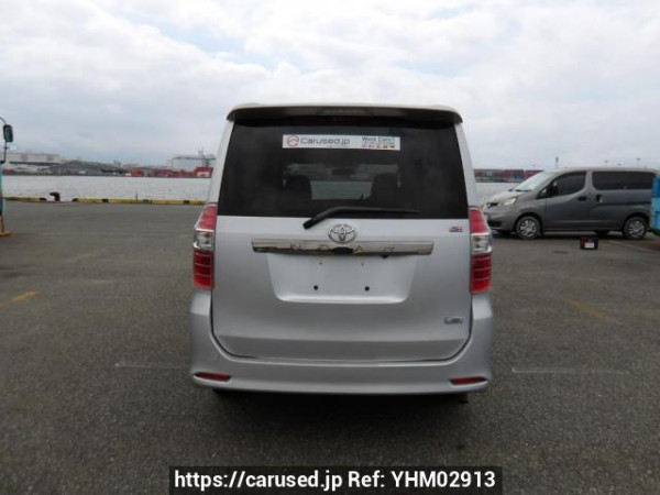 Used 2007 AT toyota noah ZRR70W Image[5]