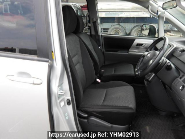 Used 2007 AT toyota noah ZRR70W Image[13]