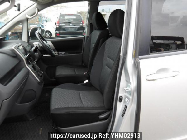 Used 2007 AT toyota noah ZRR70W Image[14]