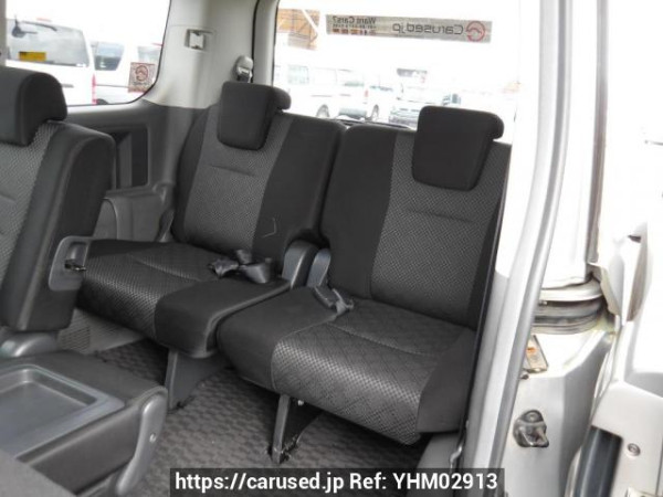 Used 2007 AT toyota noah ZRR70W Image[17]