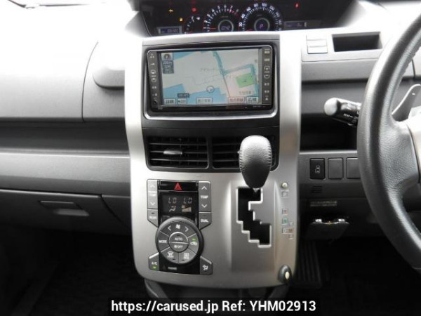 Used 2007 AT toyota noah ZRR70W Image[23]