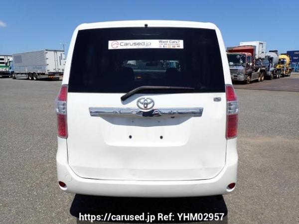 Used 2007 AT toyota noah ZRR70G Image[5]
