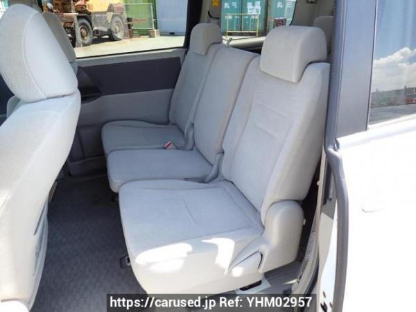 Used 2007 AT toyota noah ZRR70G Image[16]
