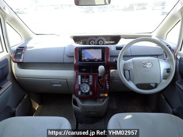 Used 2007 AT toyota noah ZRR70G Image[18]