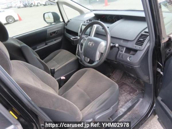 Used 2010 AT toyota noah ZRR70G Image[12]