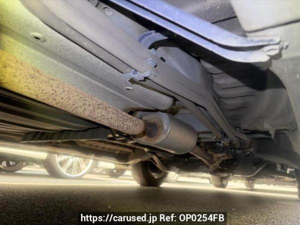 Used 2005 AT toyota alphard MNH10W Image[26]