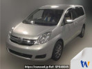 Toyota Isis ZGM15G
