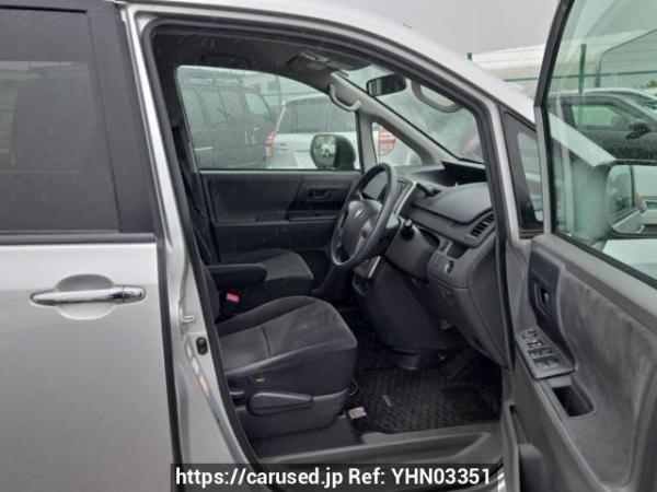 Used 2009 AT toyota noah ZRR75G Image[13]