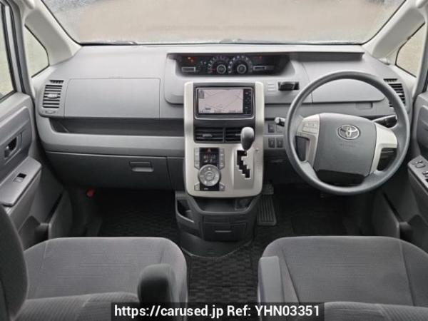 Used 2009 AT toyota noah ZRR75G Image[17]