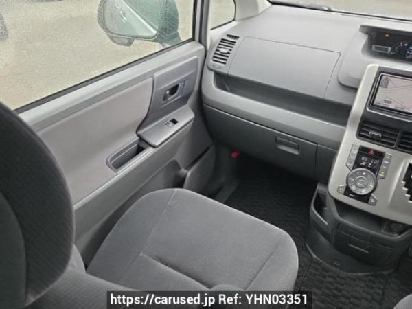 Used 2009 AT toyota noah ZRR75G Image[18]