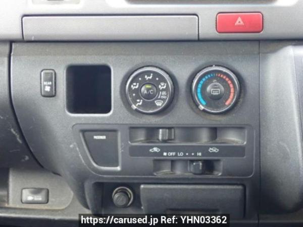 Used 2006 AT toyota regiusace-van KDH205V Image[23]