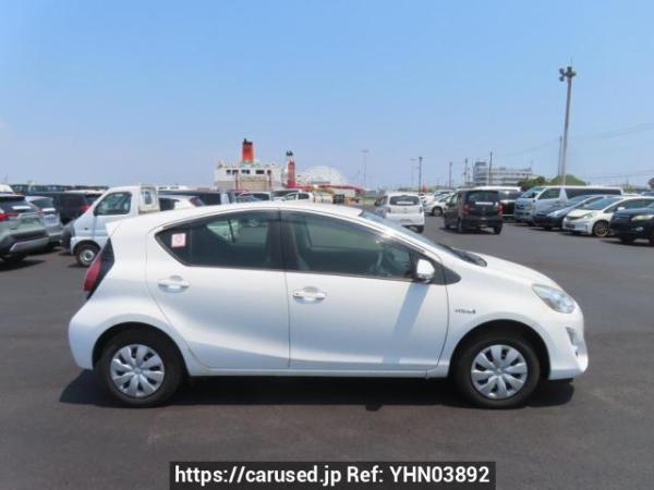 Used 2017 AT toyota aqua NHP10 Image[7]