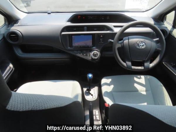 Used 2017 AT toyota aqua NHP10 Image[15]