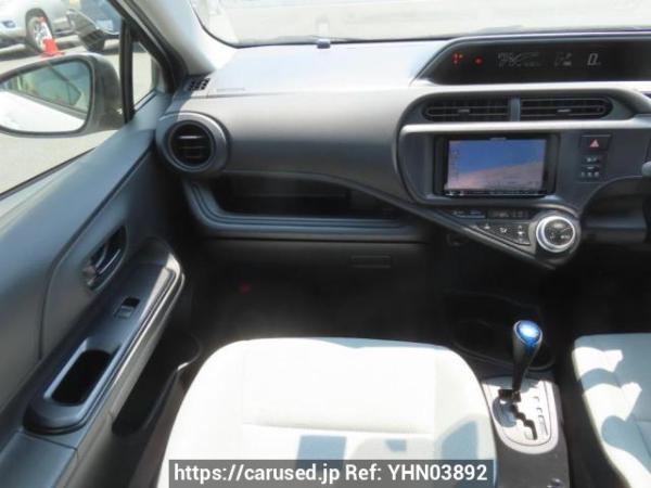 Used 2017 AT toyota aqua NHP10 Image[16]