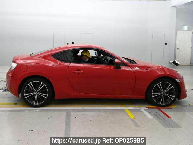 Buy Used 2012 Toyota 86 ZN6 (OP0259B5) - Carused.jp