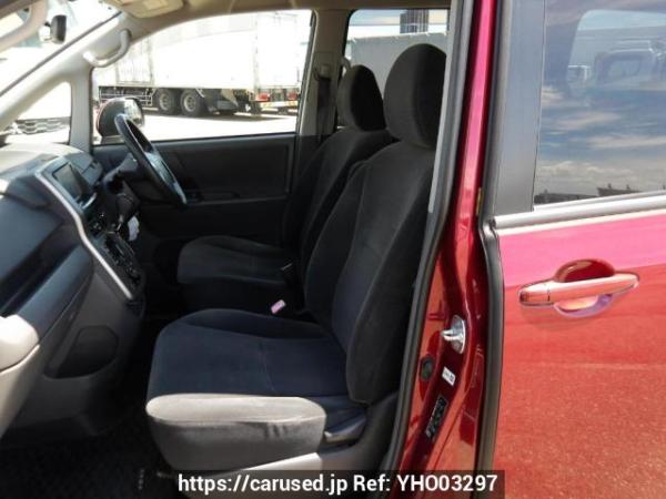 Used 2008 AT toyota voxy ZRR70G Image[14]