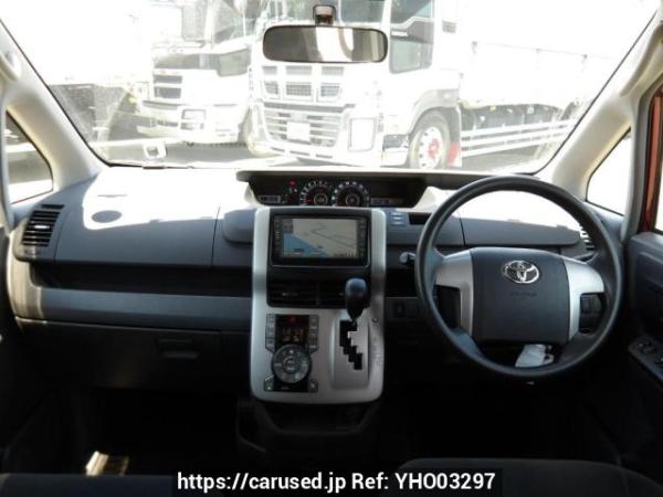 Used 2008 AT toyota voxy ZRR70G Image[18]