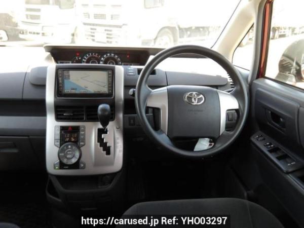 Used 2008 AT toyota voxy ZRR70G Image[21]
