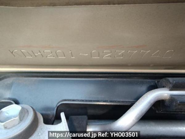 Used 2017 AT toyota regiusace-van KDH201V Image[11]
