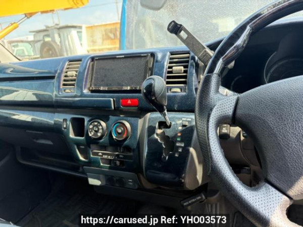 Used 2005 AT toyota regiusace-van KDH205V Image[8]
