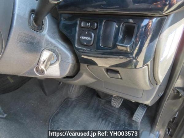 Used 2005 AT toyota regiusace-van KDH205V Image[30]