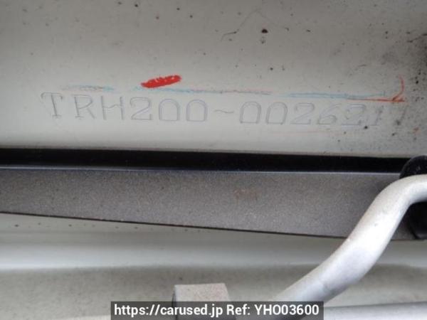 Used 2005 AT toyota regiusace-van TRH200K Image[11]