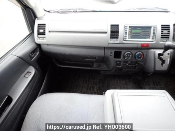 Used 2005 AT toyota regiusace-van TRH200K Image[18]