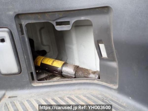 Used 2005 AT toyota regiusace-van TRH200K Image[39]