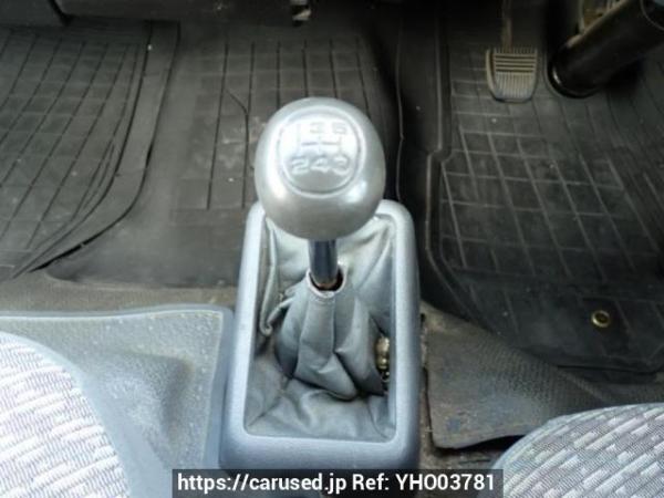 Used 2004 MT toyota hiace-van TRH112V Image[20]