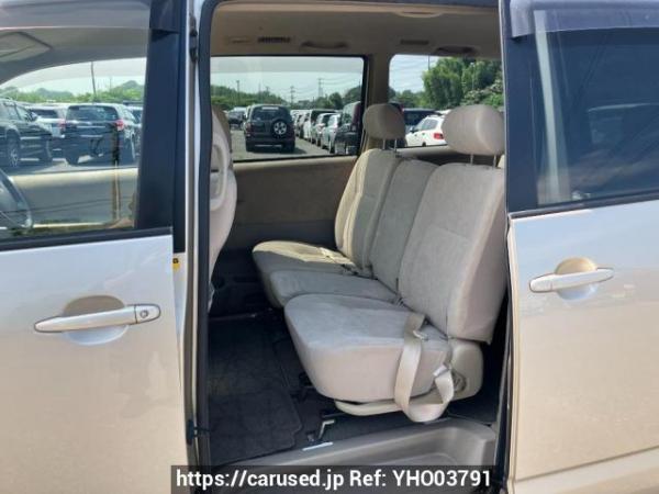 Used 2005 AT toyota noah AZR60G Image[12]