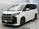 Toyota Noah ZWR90W