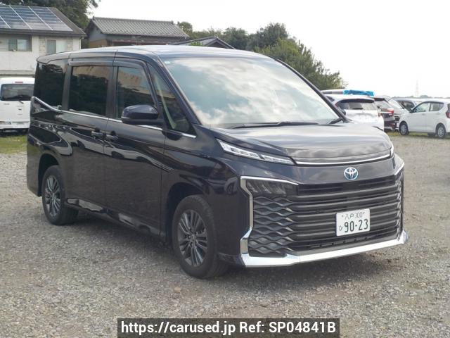 Buy Used 2022 Toyota Voxy ZWR95W (SP04841B) - Carused.jp