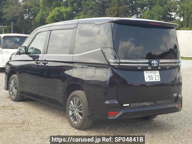 Buy Used 2022 Toyota Voxy ZWR95W (SP04841B) - Carused.jp