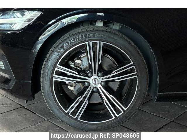 Buy Used 2021 Volvo V60 ZB420TM (SP048605) - Carused.jp
