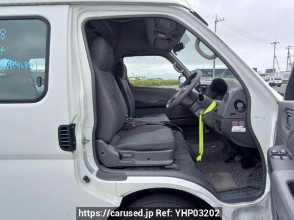 Used 2006 AT nissan caravan-bus DWMGE25 Image[12]