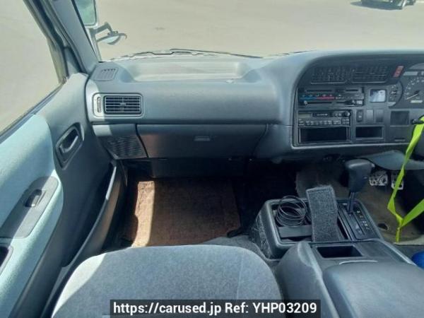Used 2003 AT toyota regiusace-van TRH112V Image[16]