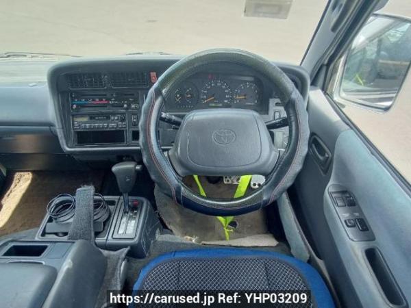 Used 2003 AT toyota regiusace-van TRH112V Image[18]