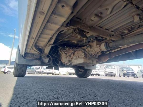 Used 2003 AT toyota regiusace-van TRH112V Image[30]