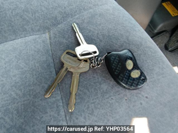 Used 2003 AT toyota regiusace-van TRH112V Image[23]