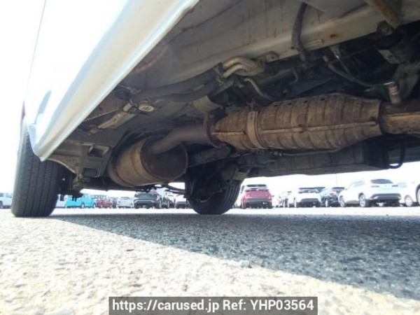 Used 2003 AT toyota regiusace-van TRH112V Image[32]